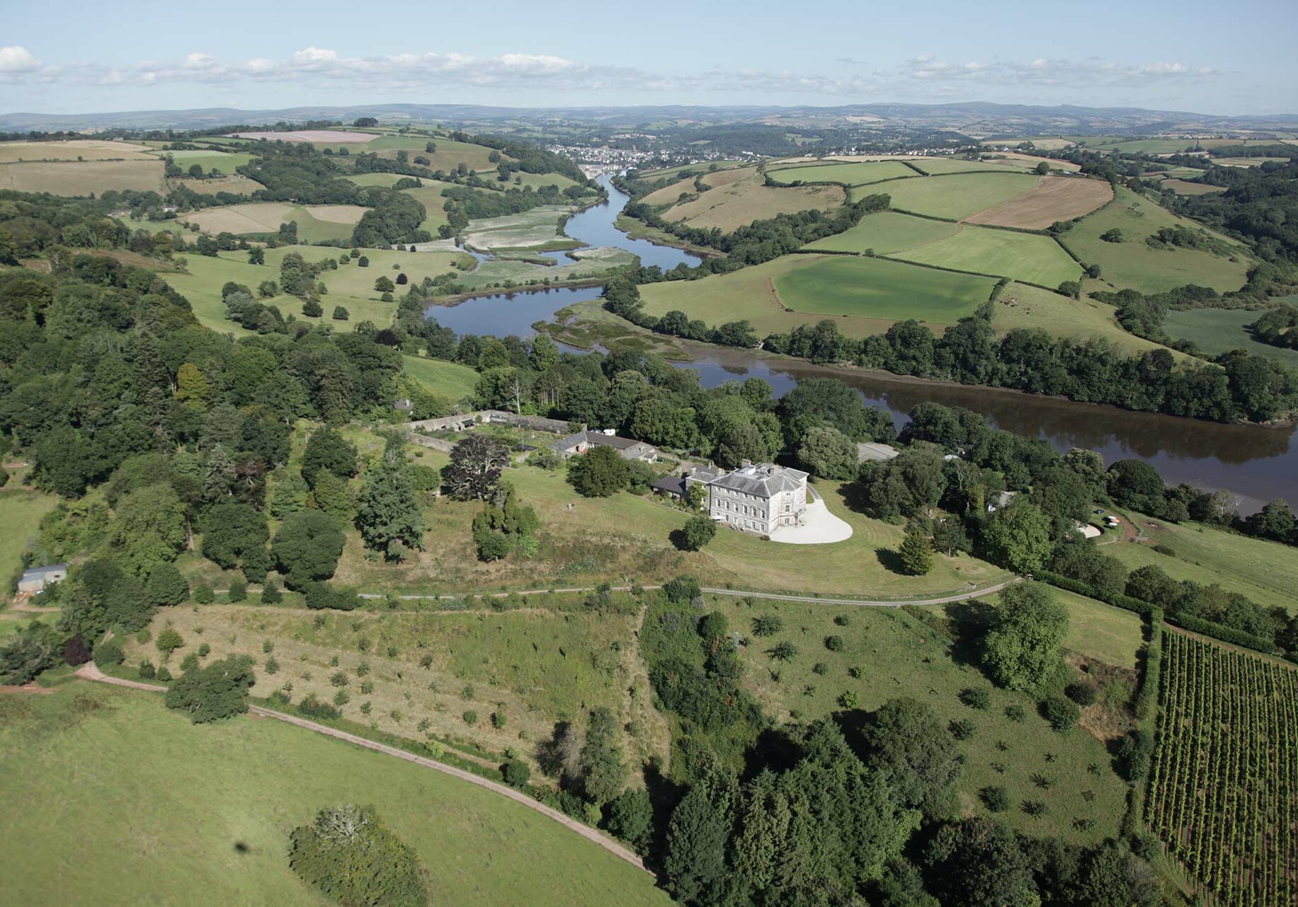 Sharpham-House-beside-River-Dart-full
